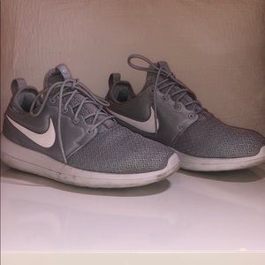 nike grey roshe sneakers